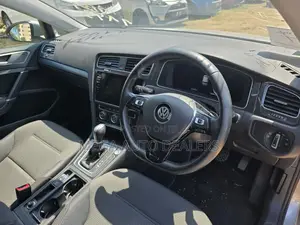 Volkswagen Golf 2018 Silver