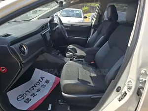 Toyota Auris 2018 White