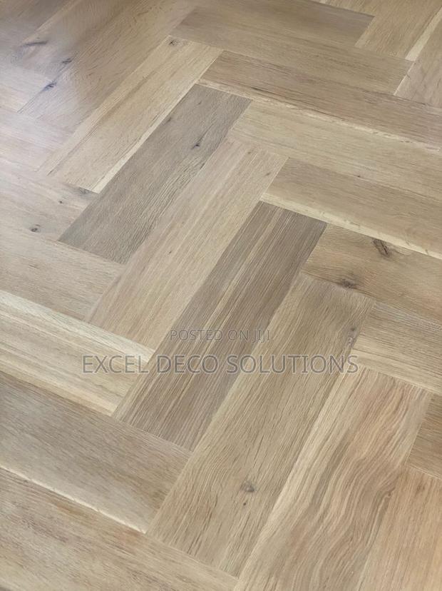 Premium Herringbone Vinyl Flooring – Durable 0.5mm Wear Layer - main view
