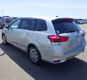 Toyota Corolla Fielder 2019 Silver