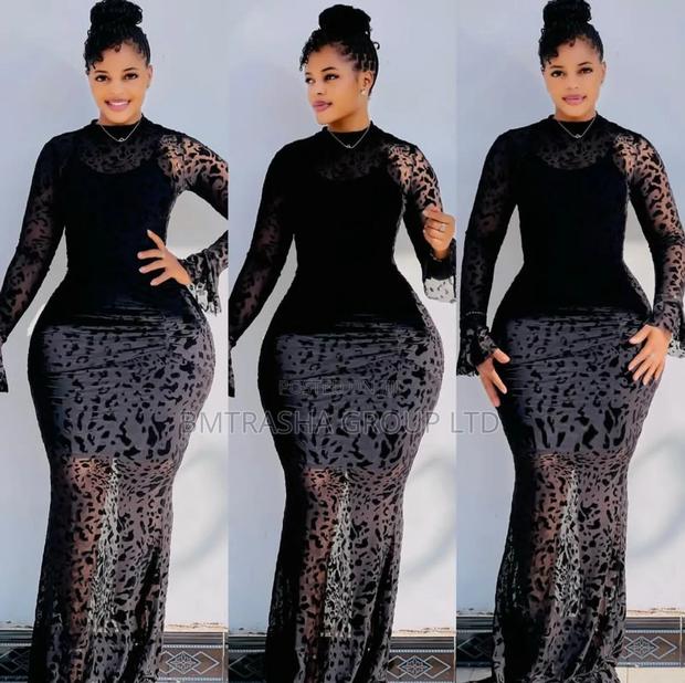 Elegant Black Maxi Lace Evening Dress