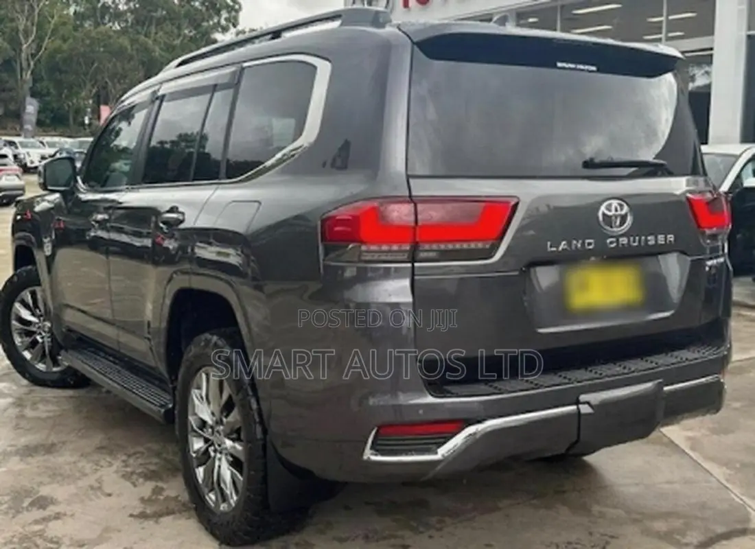 Toyota Land Cruiser LC300 2021