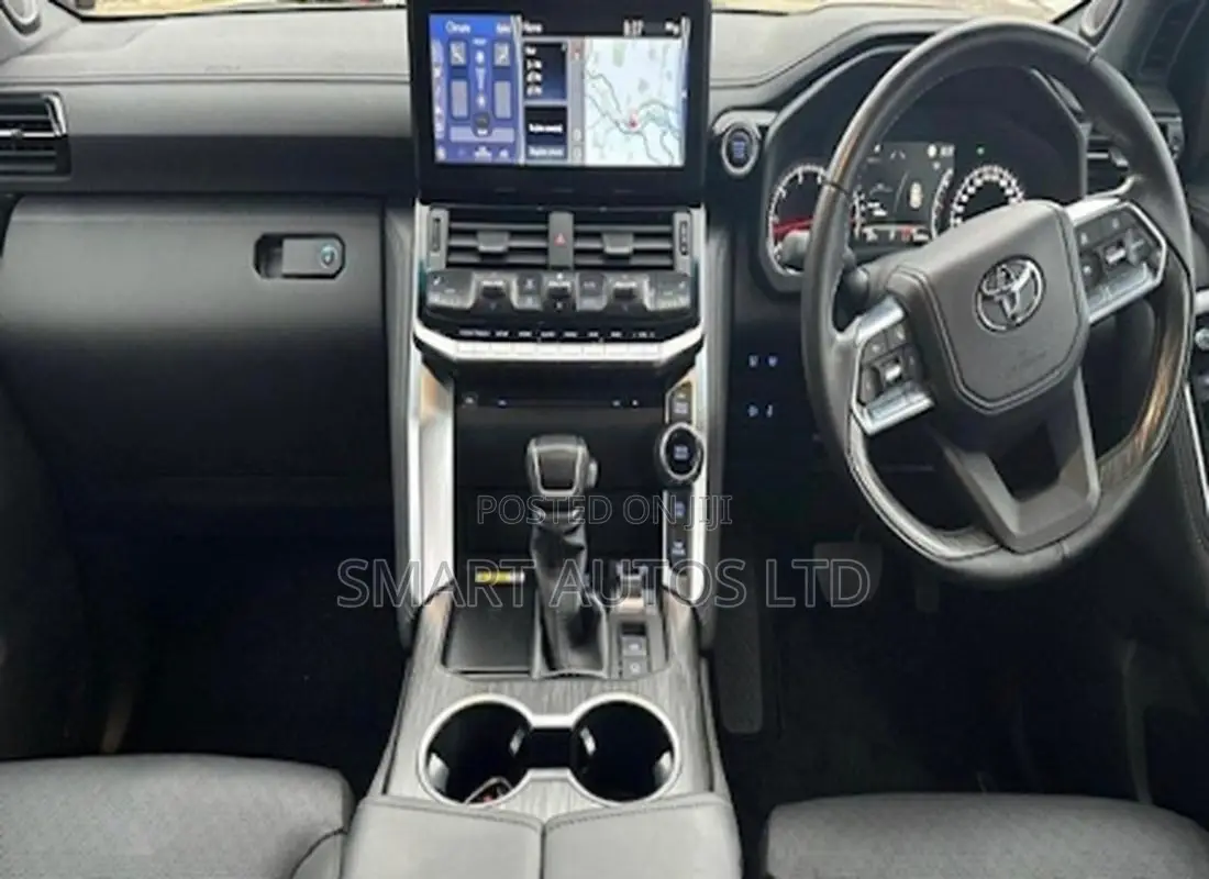 Toyota Land Cruiser LC300 2021