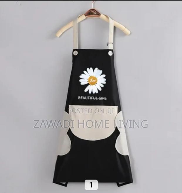 Sunflower Waterproof Adults Kitchen Aprons With Side Wipes - thumbnail 3