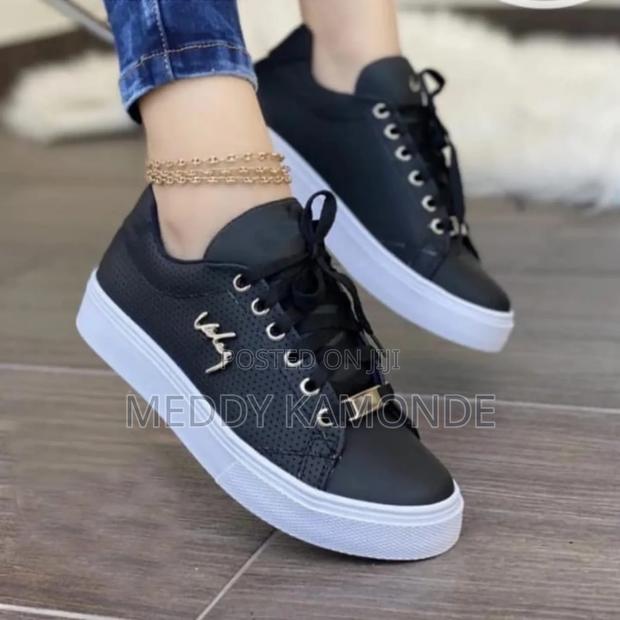 Designer Ladies Sneakers - thumbnail 2