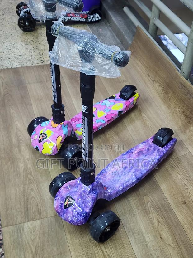 Adjustable Three Wheels Scooters For Kids With Music - thumbnail 3