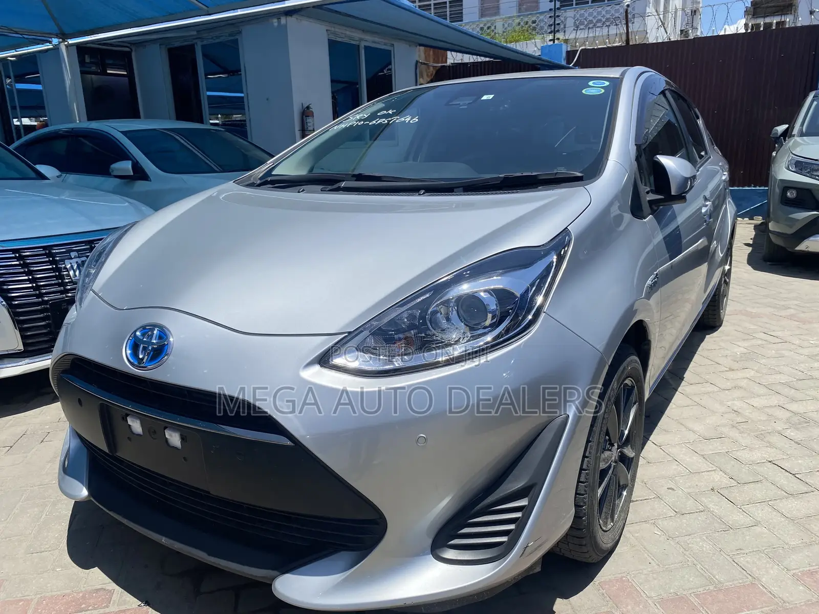 Toyota Aqua 2018 Silver