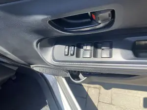 Toyota Aqua 2018 Silver