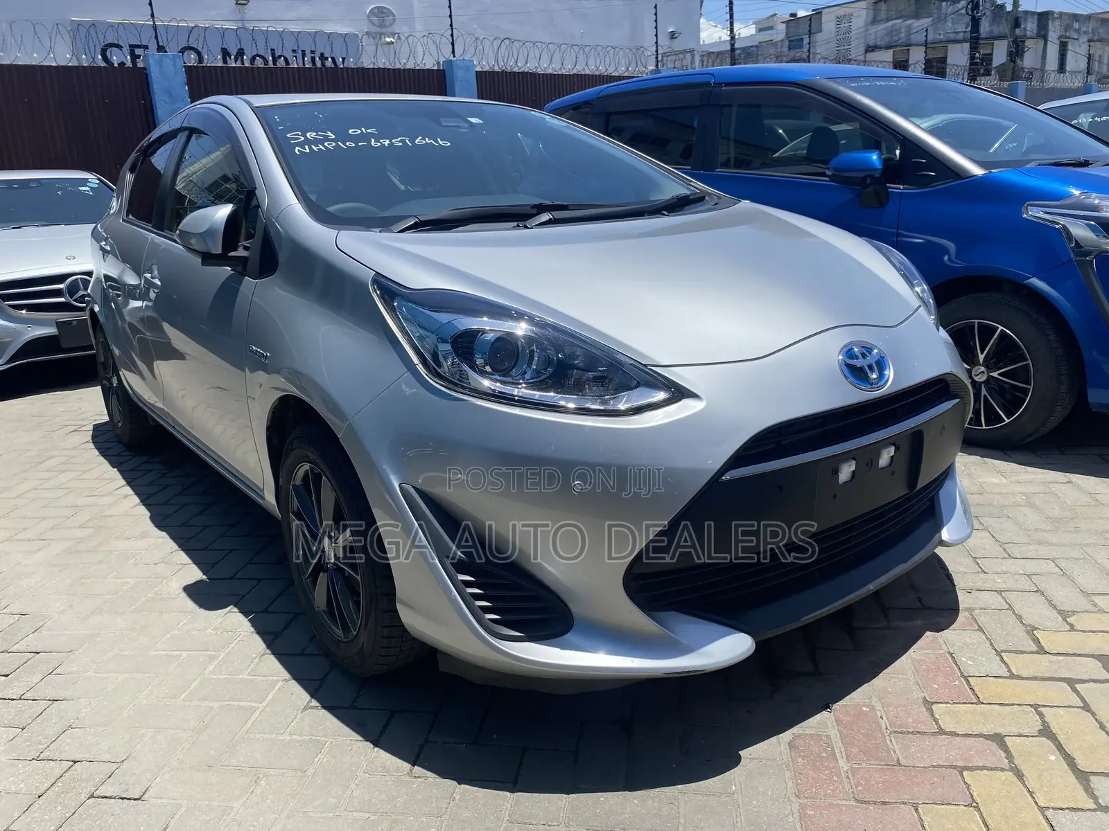 Toyota Aqua 2018 Silver