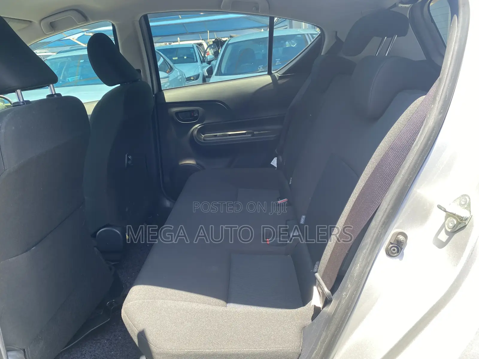 Toyota Aqua 2018 Silver