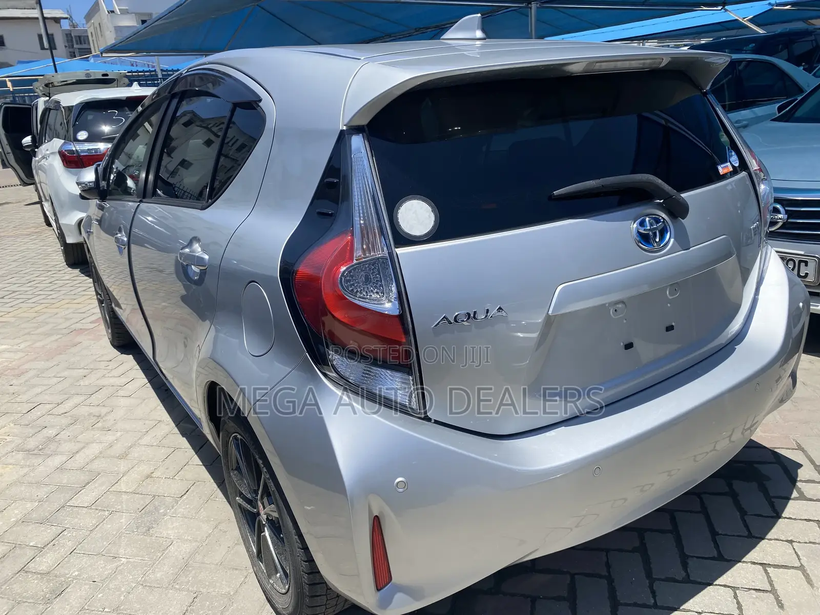 Toyota Aqua 2018 Silver
