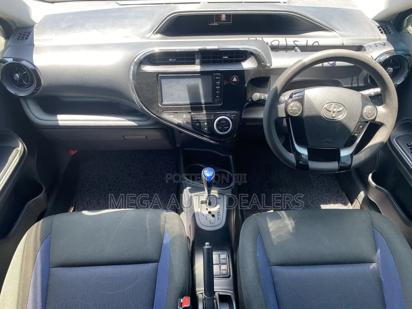 Toyota Aqua 2018 Silver