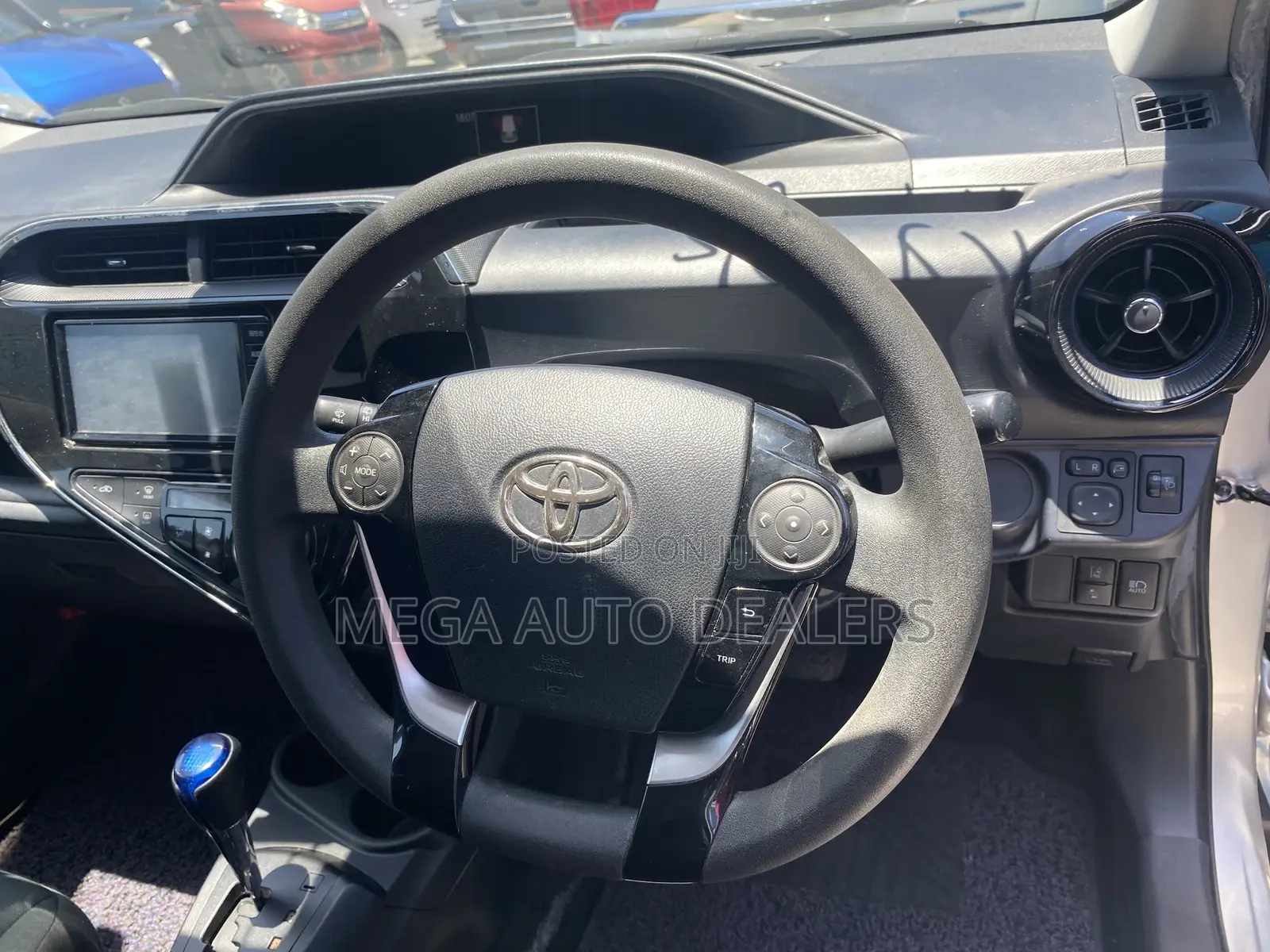 Toyota Aqua 2018 Silver