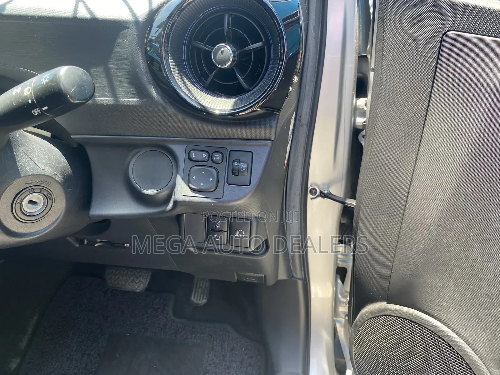 Toyota Aqua 2018 Silver