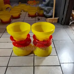 Pre-Starter Chick Feeder Used in Broiler Poultry Farming