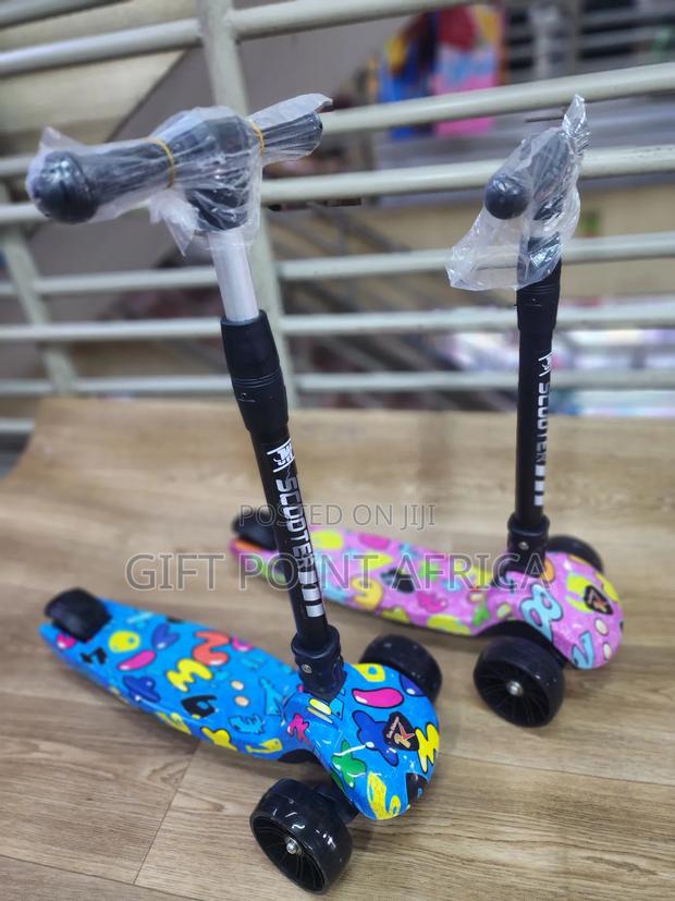Three Wheels Adjustable Scooter For Kids - thumbnail 3