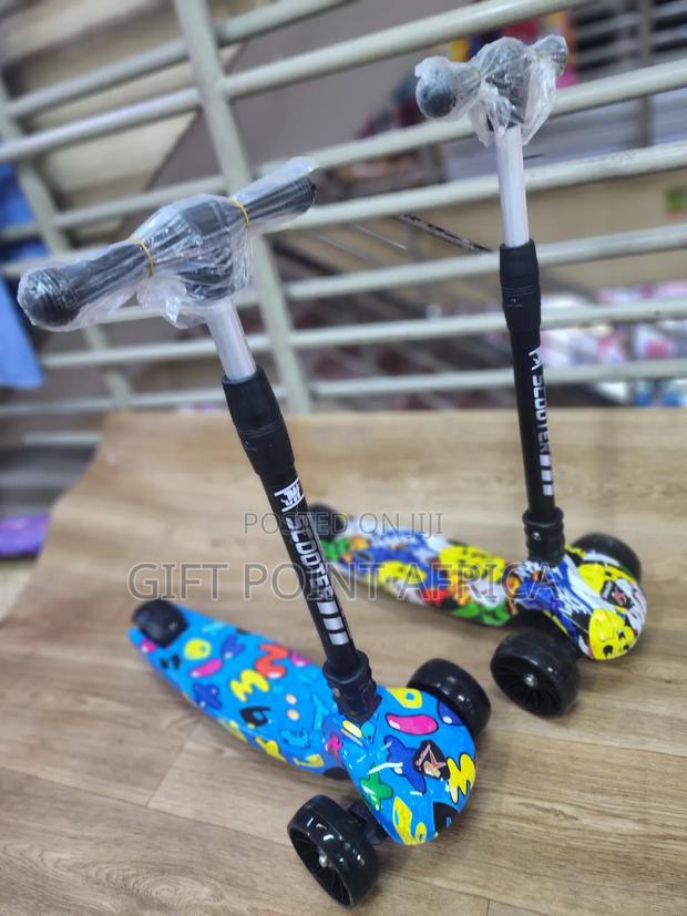 Three Wheels Adjustable Scooter For Kids - thumbnail 4