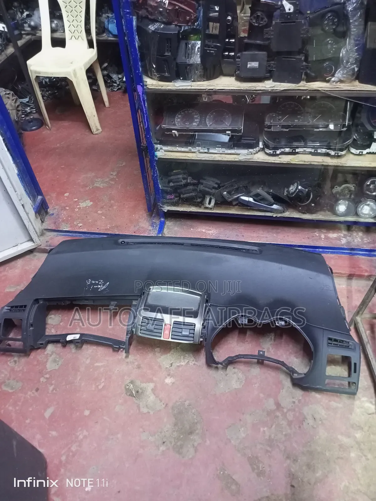 Auris Dashboards With Dashboard Cover