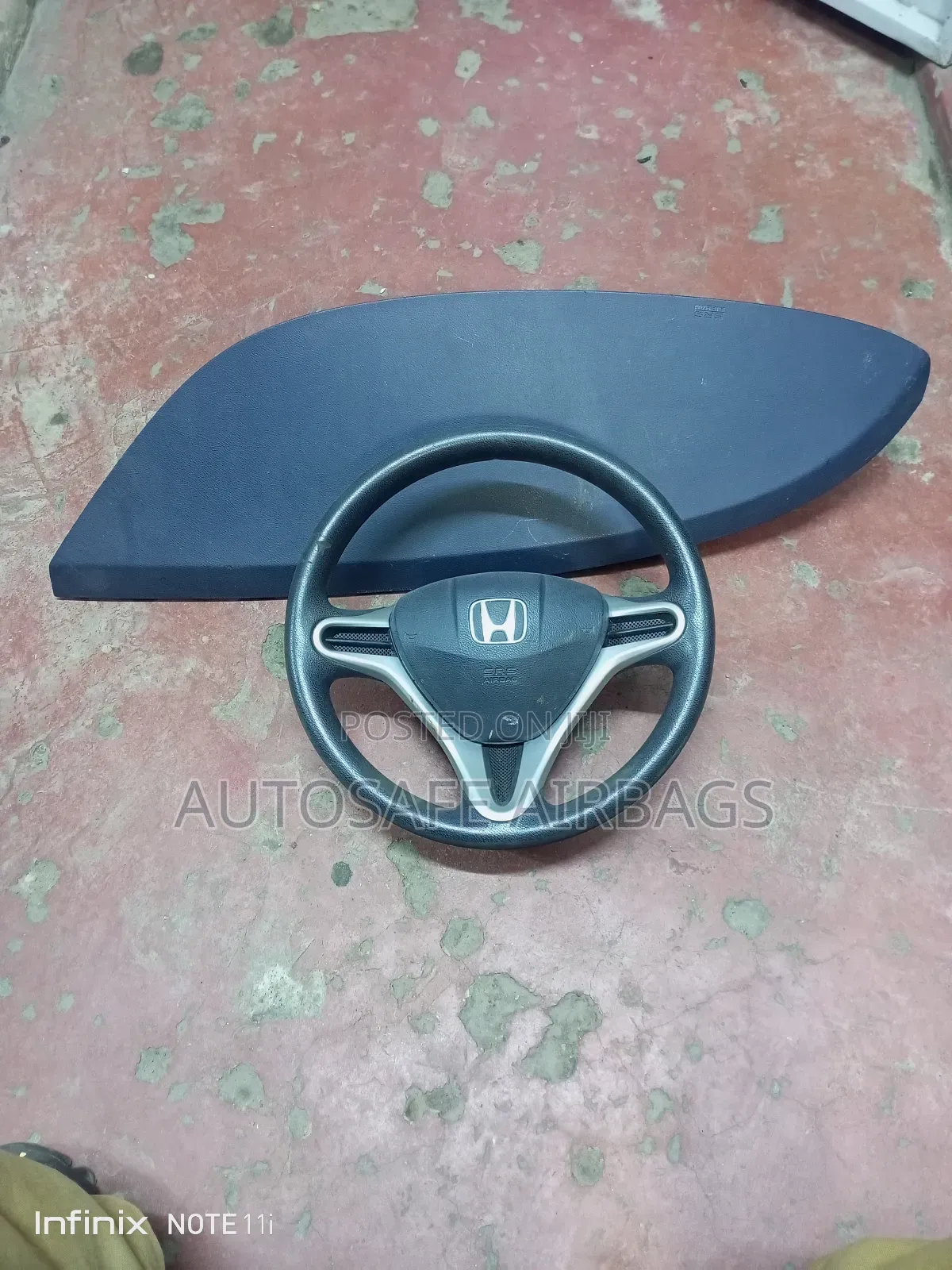 Honda Insight Dashboard and Steering Wheel