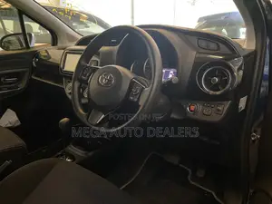 Toyota Vitz 2018 Blue