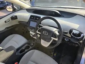 Toyota Prius 2018 Silver