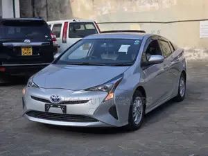 Toyota Prius 2018 Silver