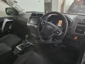 Toyota Land Cruiser Prado 2018 Gray