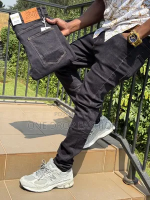 Men Tapered Jeans Sizes 30-38)
