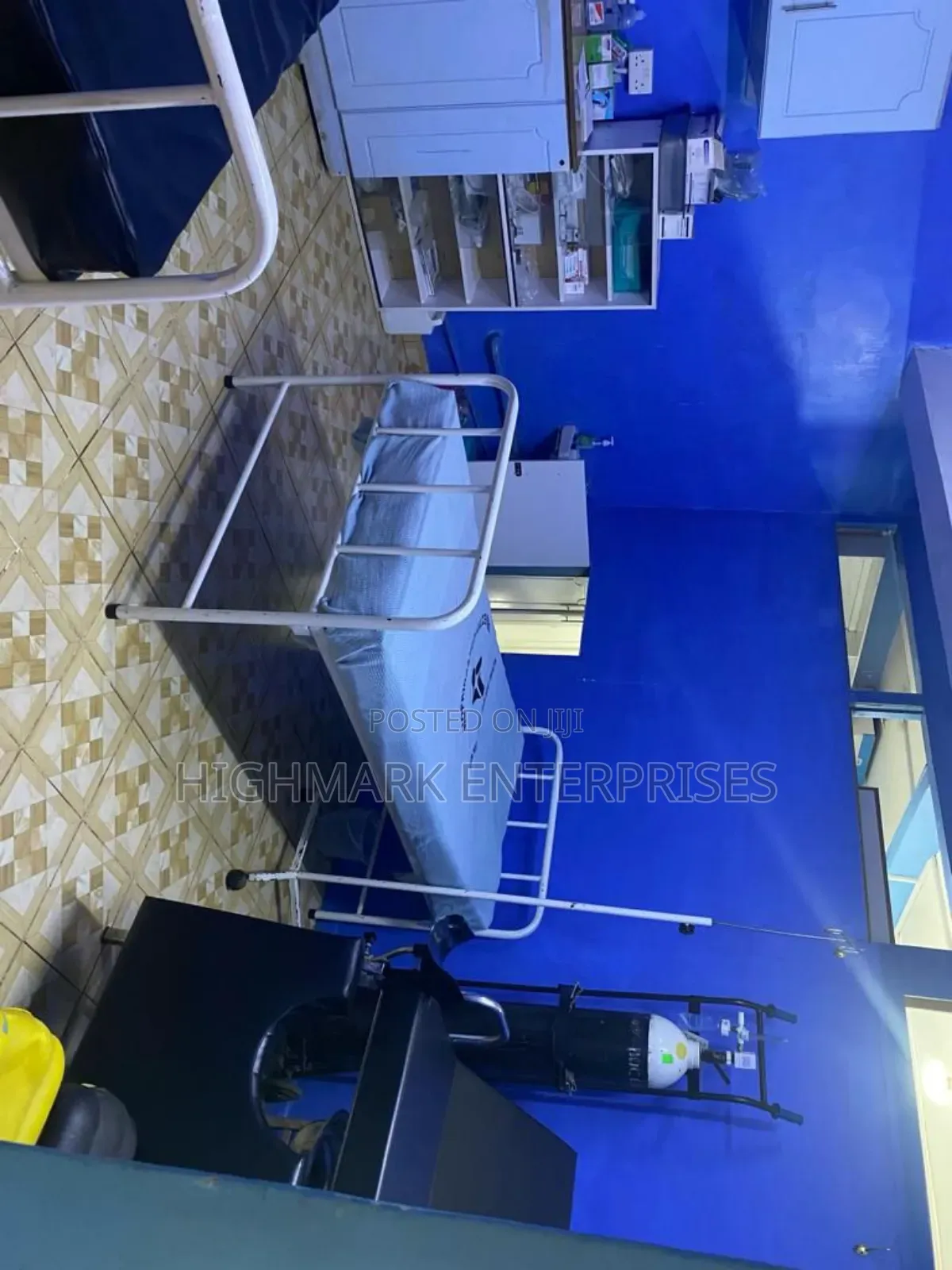 Hospital on Sale:Operating 24 Hours