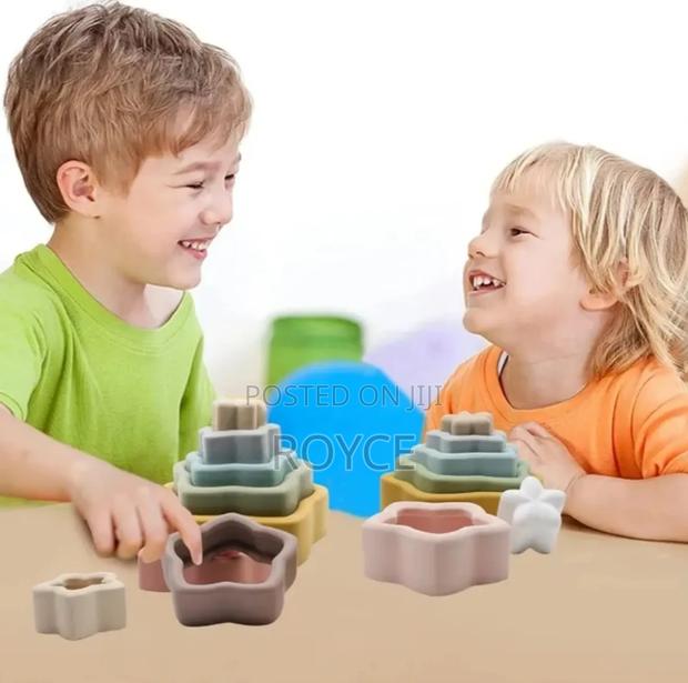 Silicone Flower Stacking Toy - thumbnail 2