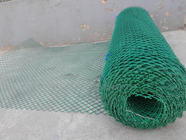 Green Plastic Mesh - thumbnail 2