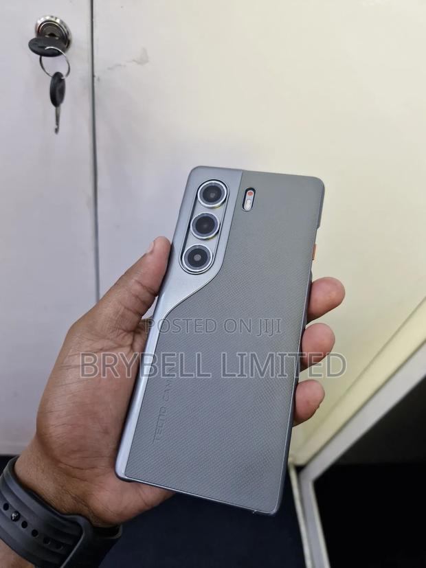 Tecno Camon 40 Pro 256 GB Gray - main view