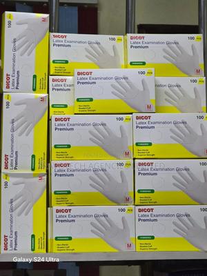 Latex Gloves - thumbnail 2