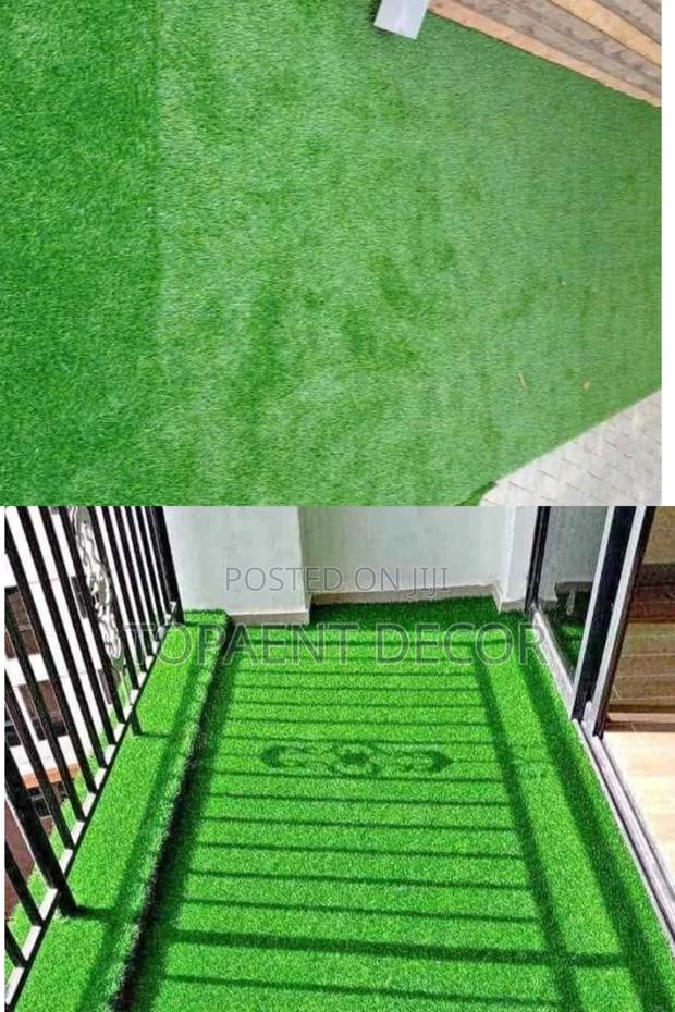 Balcony and Trenches Green Artificial Grass Carpet - main view