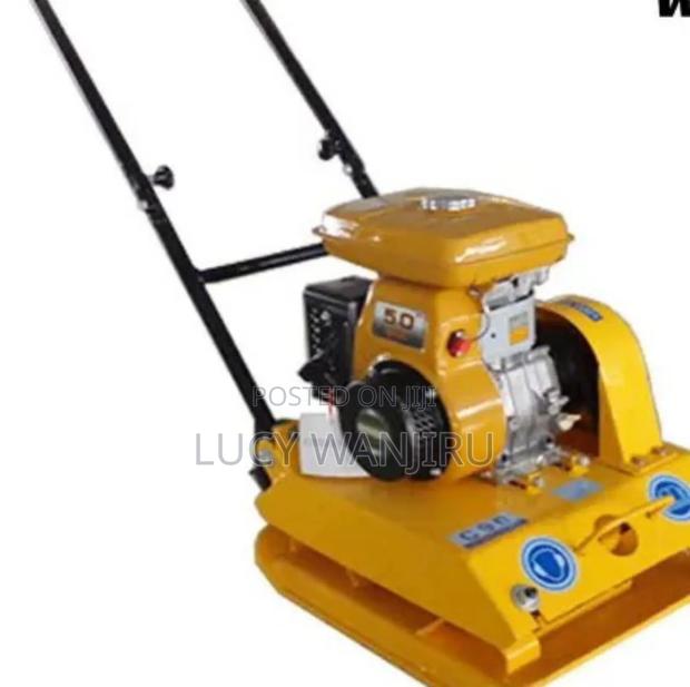 K-Max Italy Floor Plate Compactor Ey20 Engine - main view