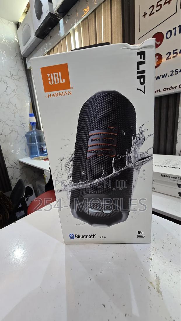 JBL Flip 7 Portable Bluetooth Speaker - thumbnail 3