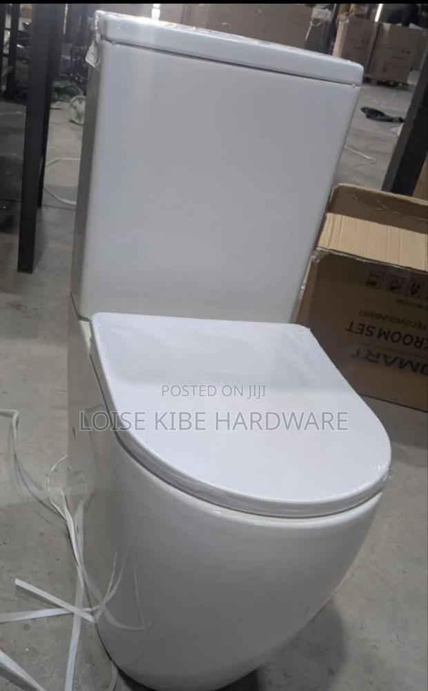 Homart Toilet Half Seat Available