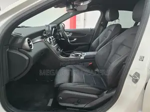 Mercedes-Benz C200 2018 White