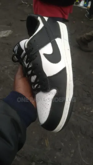 Sneakers Arena