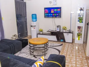 Contemporary City Escape: Fully Furnished One-Bedroom