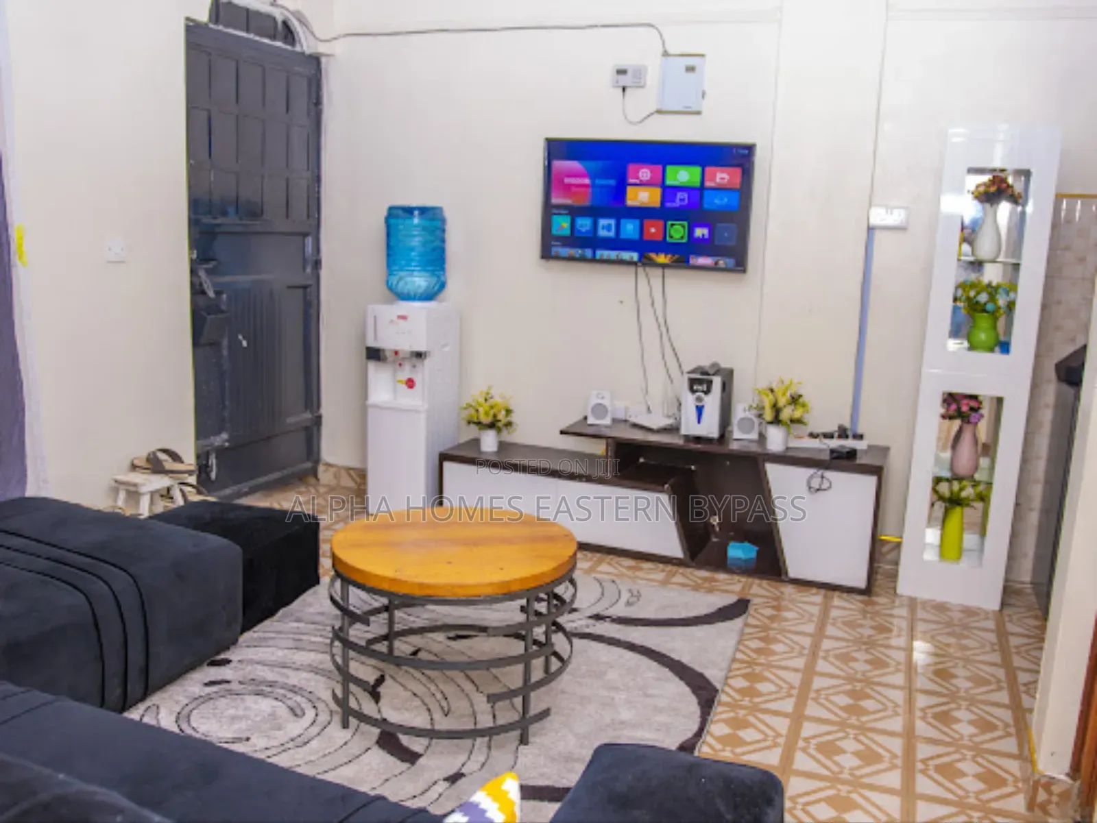 Contemporary City Escape: Fully Furnished One-Bedroom
