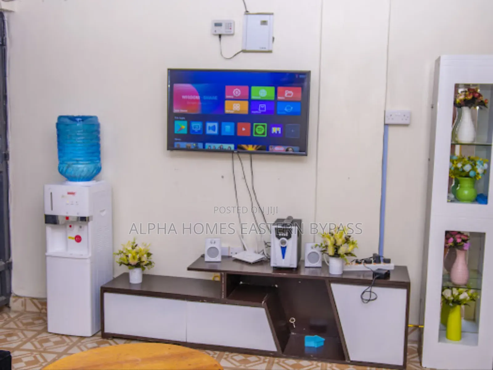 Contemporary City Escape: Fully Furnished One-Bedroom