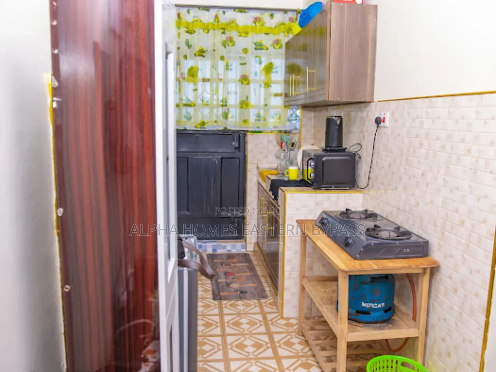 Contemporary City Escape: Fully Furnished One-Bedroom