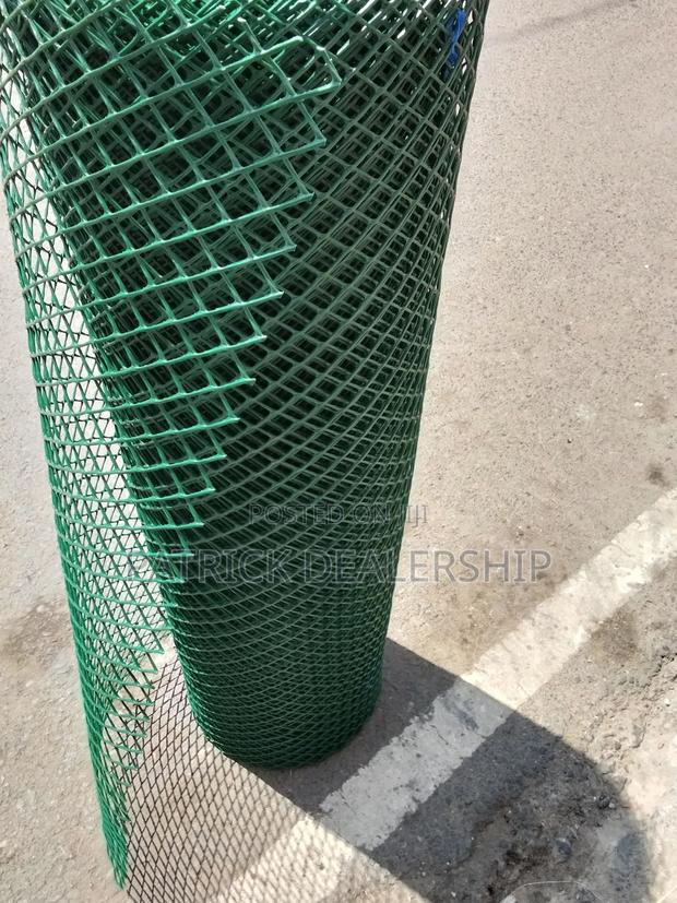 25m Plastic Chicken Mesh - thumbnail 3
