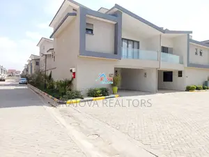 4bdrm Townhouse / Terrace in Gateway Mall Area for rent