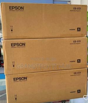 Epson Eb-E01 3300 Lumens Projector Built-in 2w Mono Speaker.