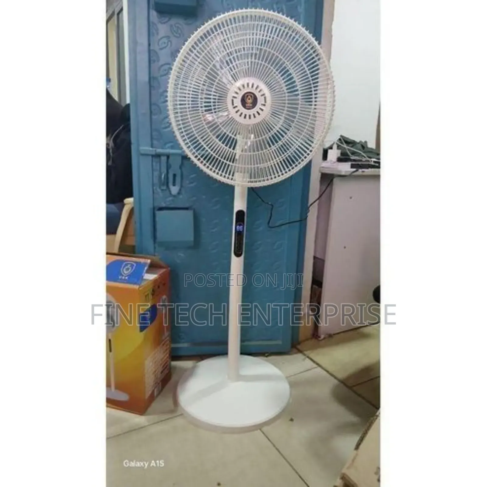 Remote Controlled Urk 16" Modern Standing Quiet Fan