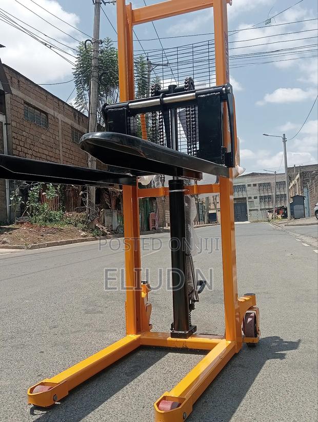 Manual Lifting Stacker 3m/1.5tonne - main view