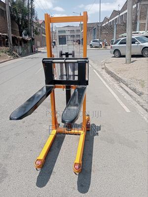 Loading and Unloading Manual Stacker/1.5ton-3mtrs - thumbnail 2