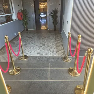 Stanchions Vip Red and Gold